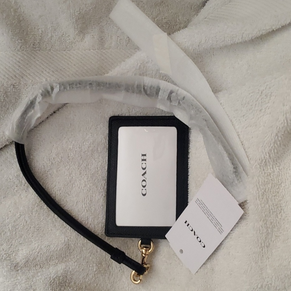**BNWT. Authentic Coach Lanyard id/card holder - Picture 3 of 5